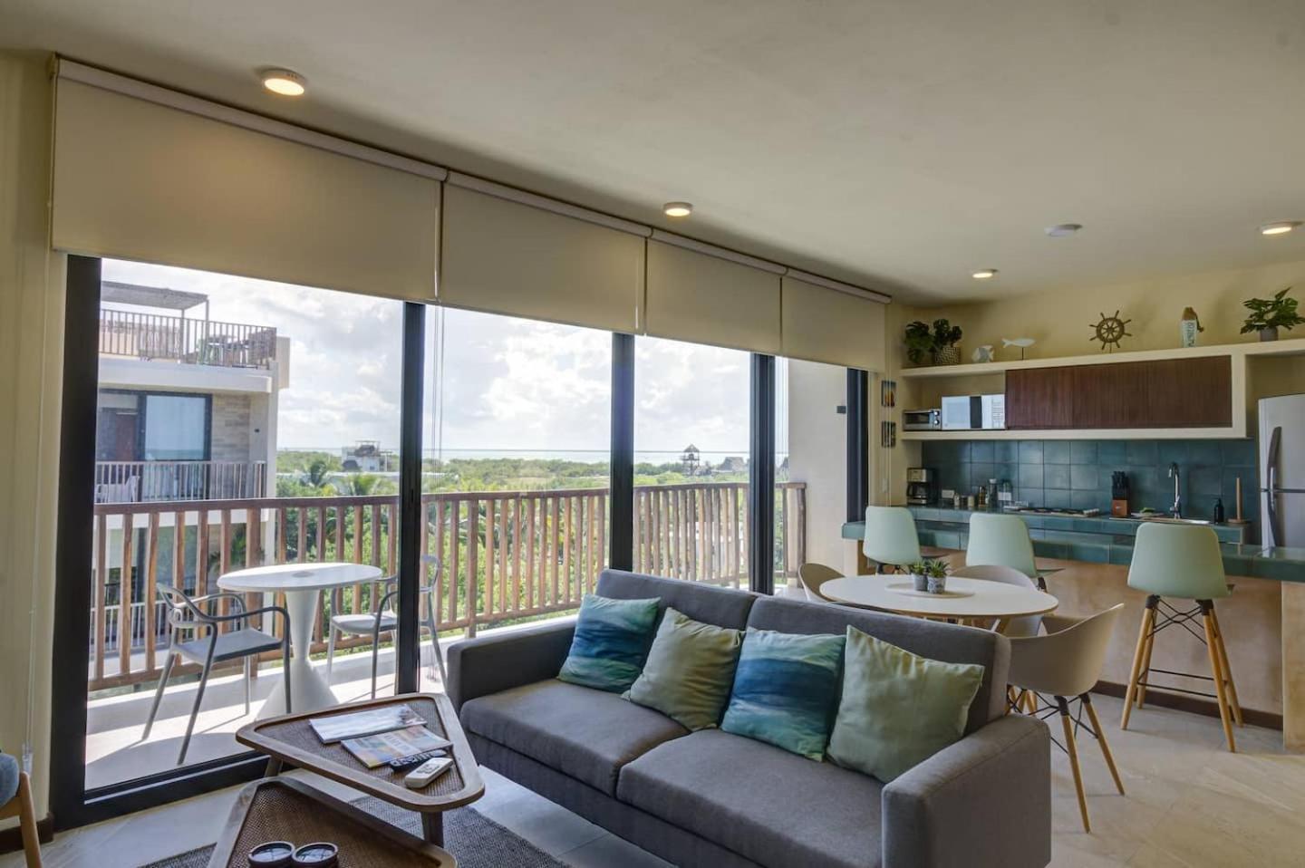 ホテル Beautiful Ocean View Penthouse With Private Pool -C301 ホルボックス島 エクステリア 写真
