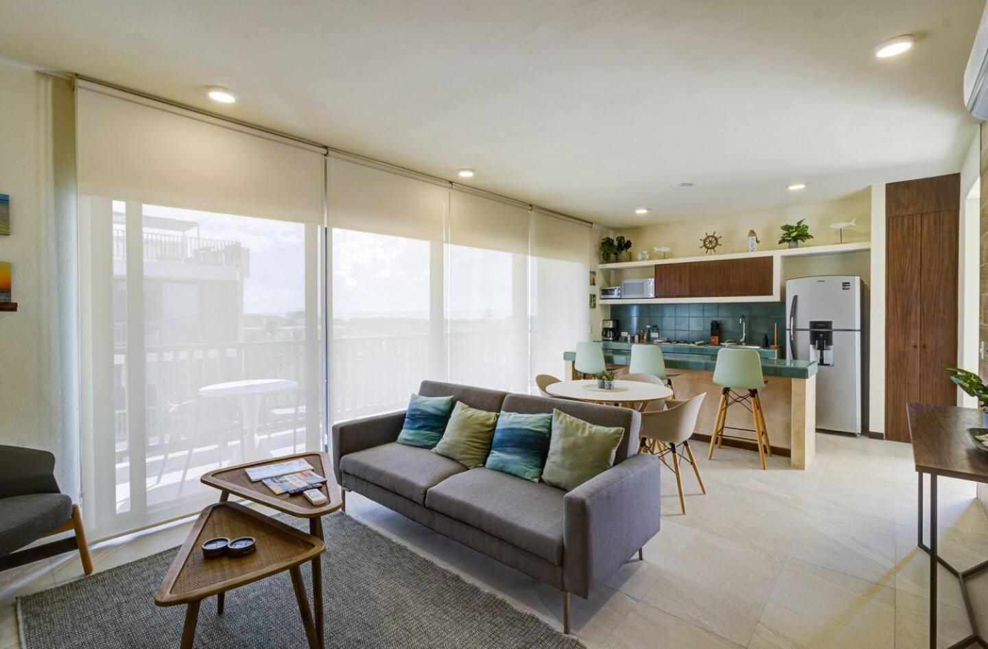 ホテル Beautiful Ocean View Penthouse With Private Pool -C301 ホルボックス島 エクステリア 写真