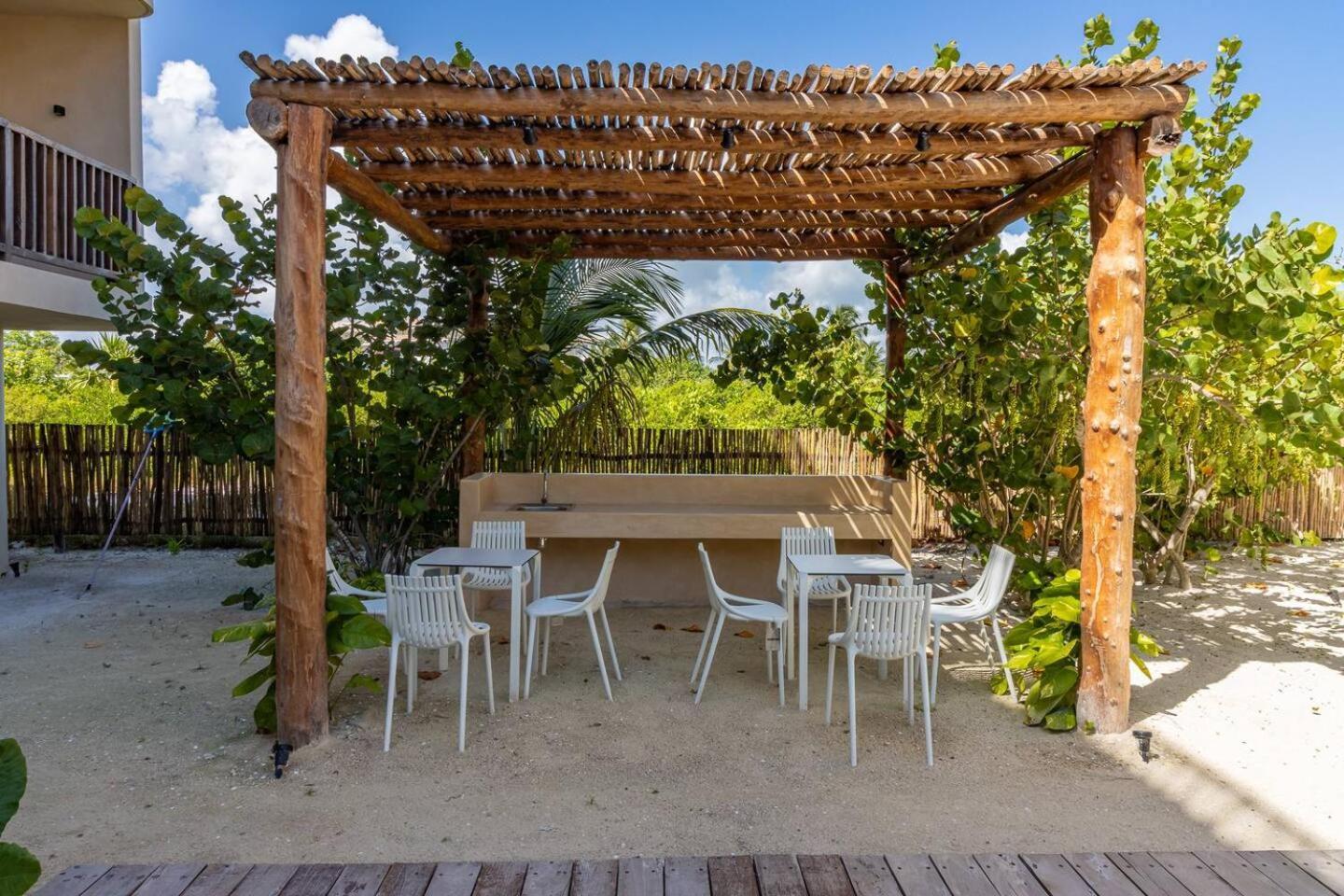 ホテル Beautiful Ocean View Penthouse With Private Pool -C301 ホルボックス島 エクステリア 写真