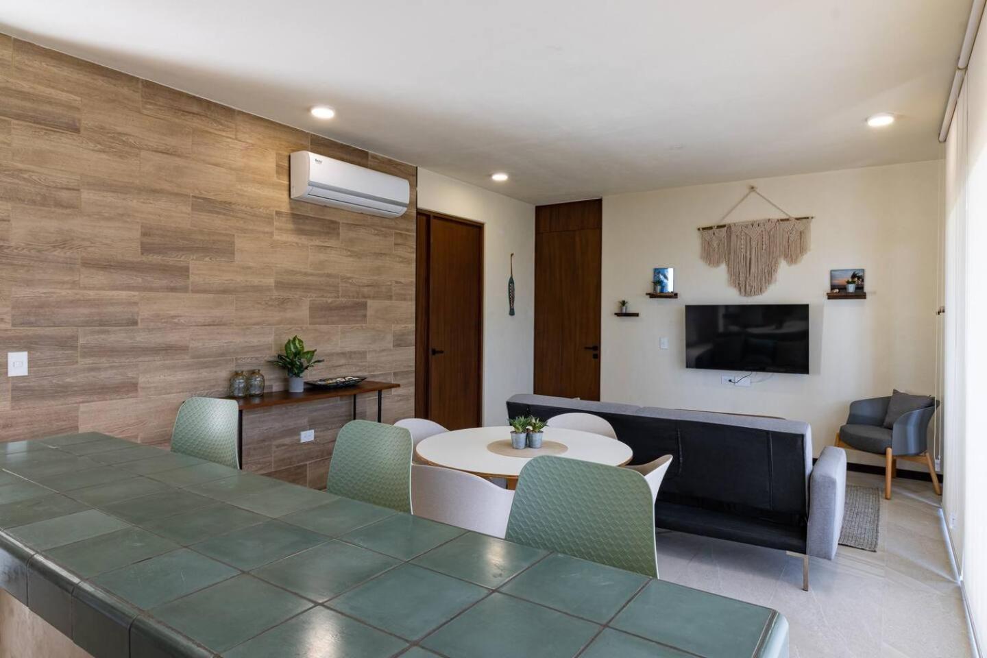 ホテル Beautiful Ocean View Penthouse With Private Pool -C301 ホルボックス島 エクステリア 写真