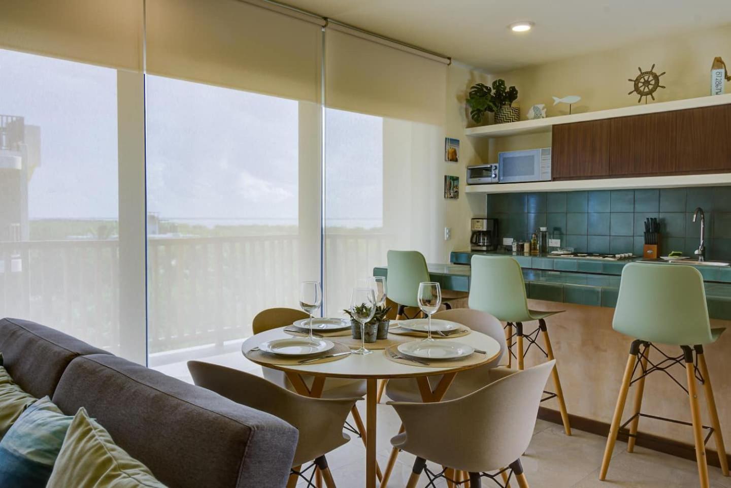 ホテル Beautiful Ocean View Penthouse With Private Pool -C301 ホルボックス島 エクステリア 写真