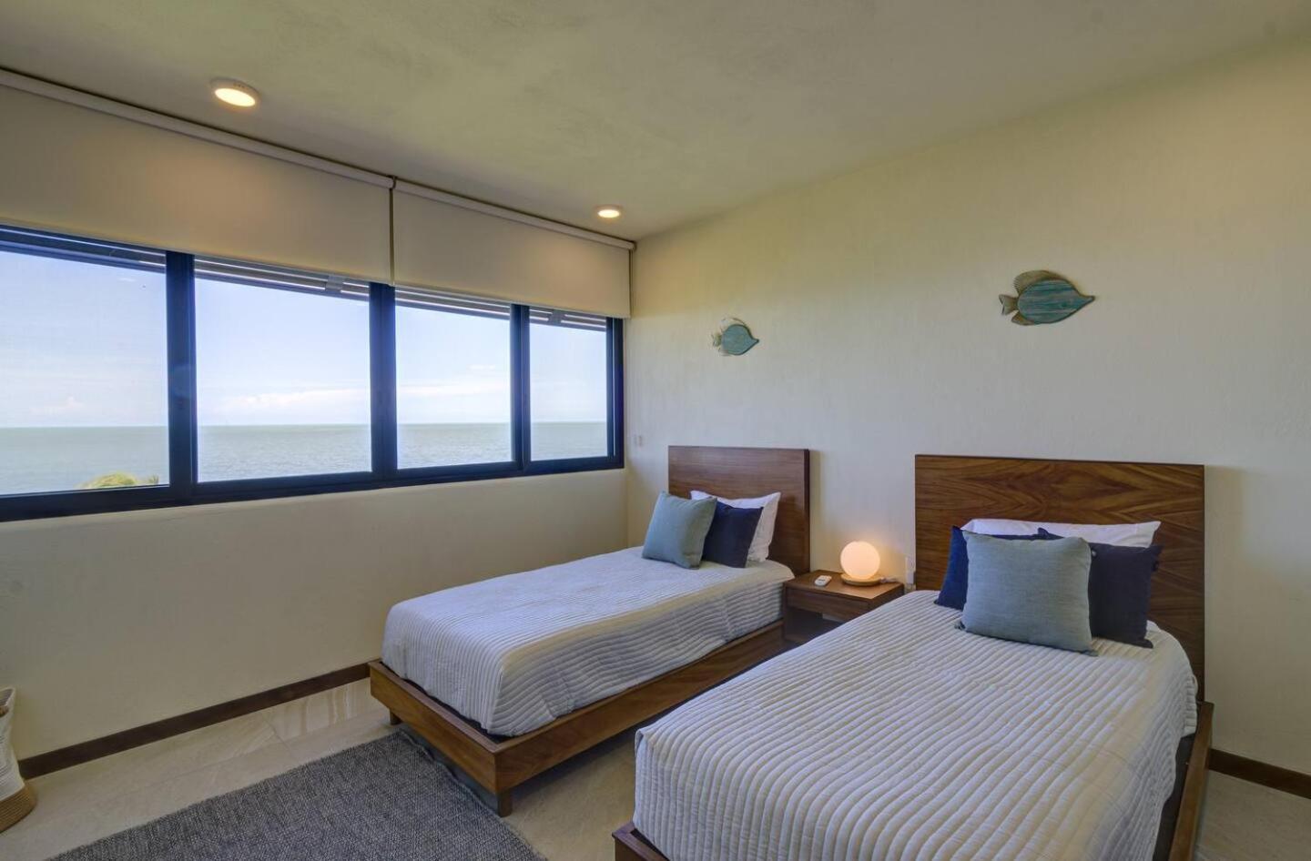 ホテル Beautiful Ocean View Penthouse With Private Pool -C301 ホルボックス島 エクステリア 写真